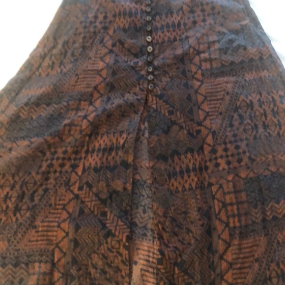 Lightweight button cape skirt - Picture 4 of 4